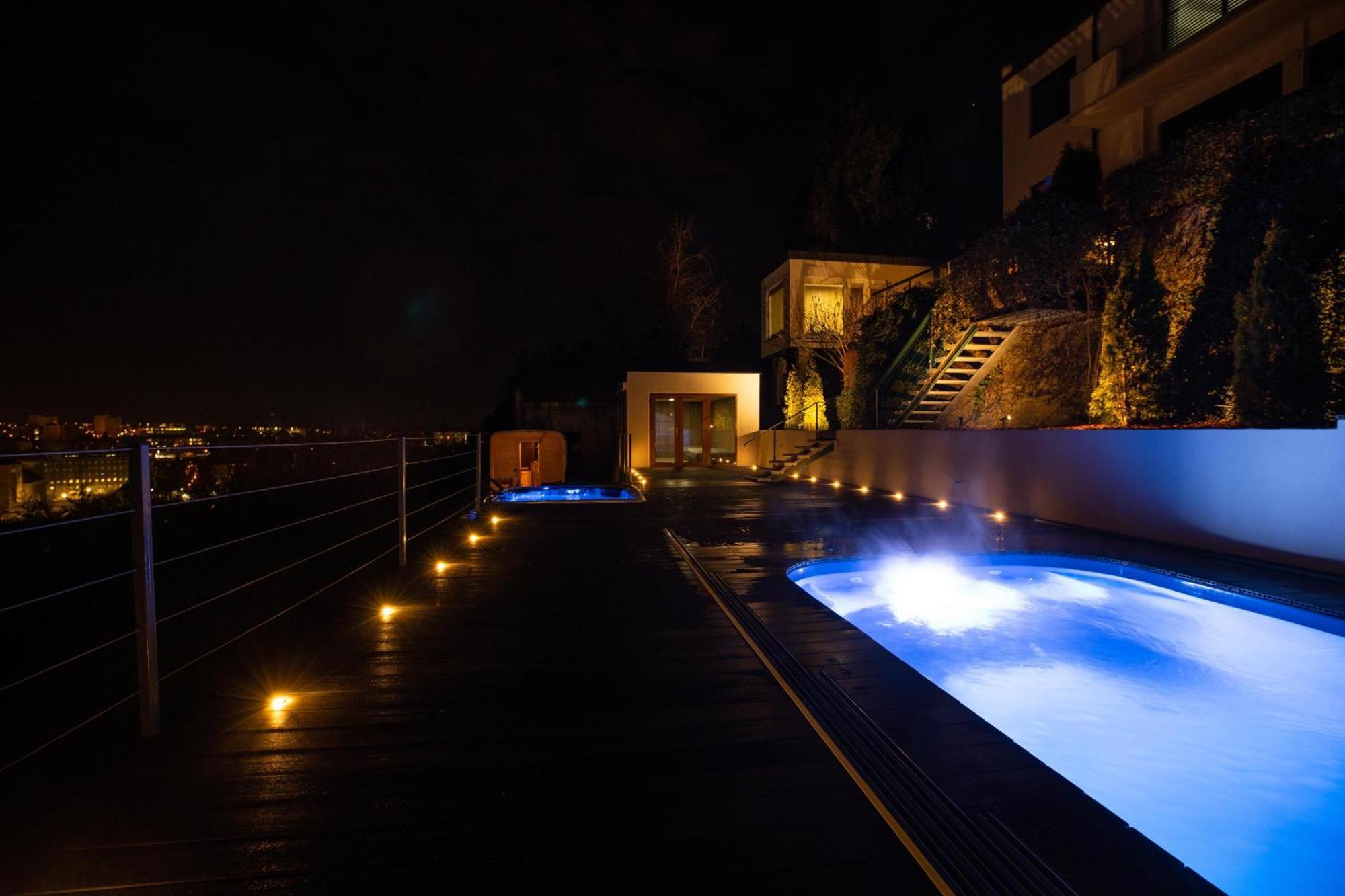 Airport Luxury Apartment & Spa 布拉格 外观 照片