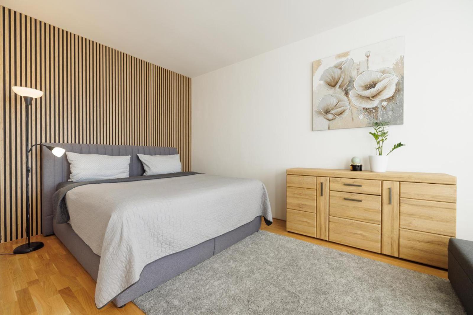 Airport Luxury Apartment & Spa 布拉格 外观 照片