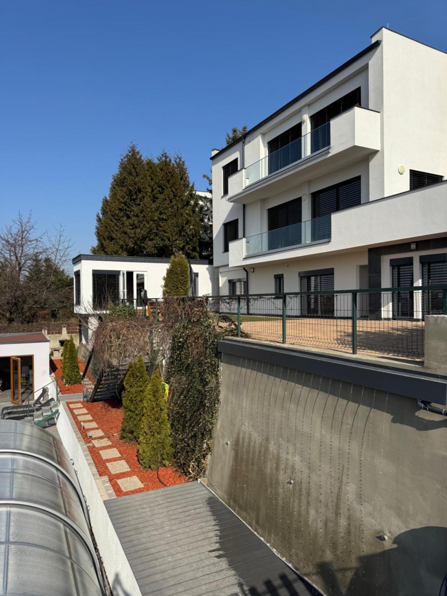 Airport Luxury Apartment & Spa 布拉格 外观 照片