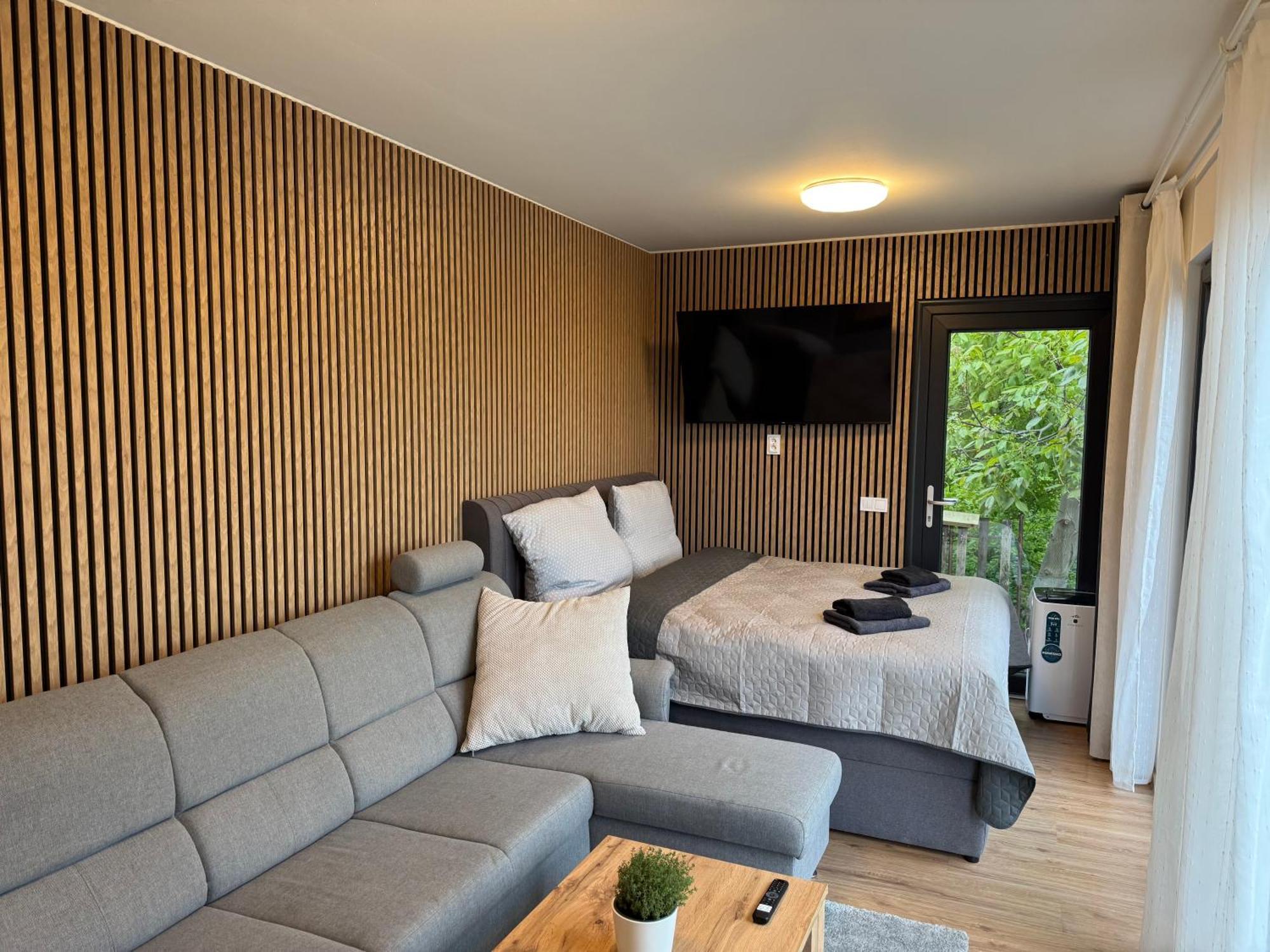Airport Luxury Apartment & Spa 布拉格 外观 照片